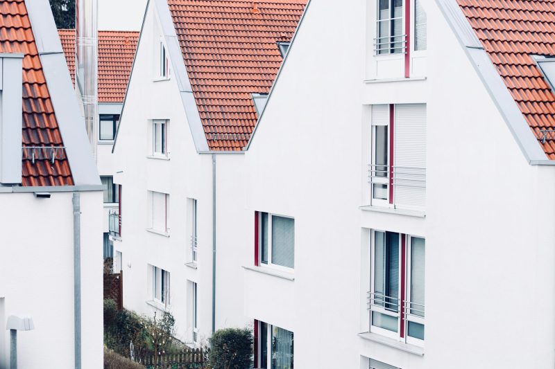Home 2 White houses with red roofs create a clean and modern suburb 1782234031