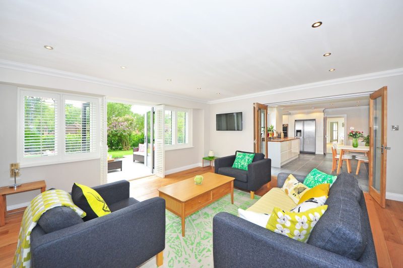 Home 9 Modern living room with open plan kitchen and garden view br 1787072999